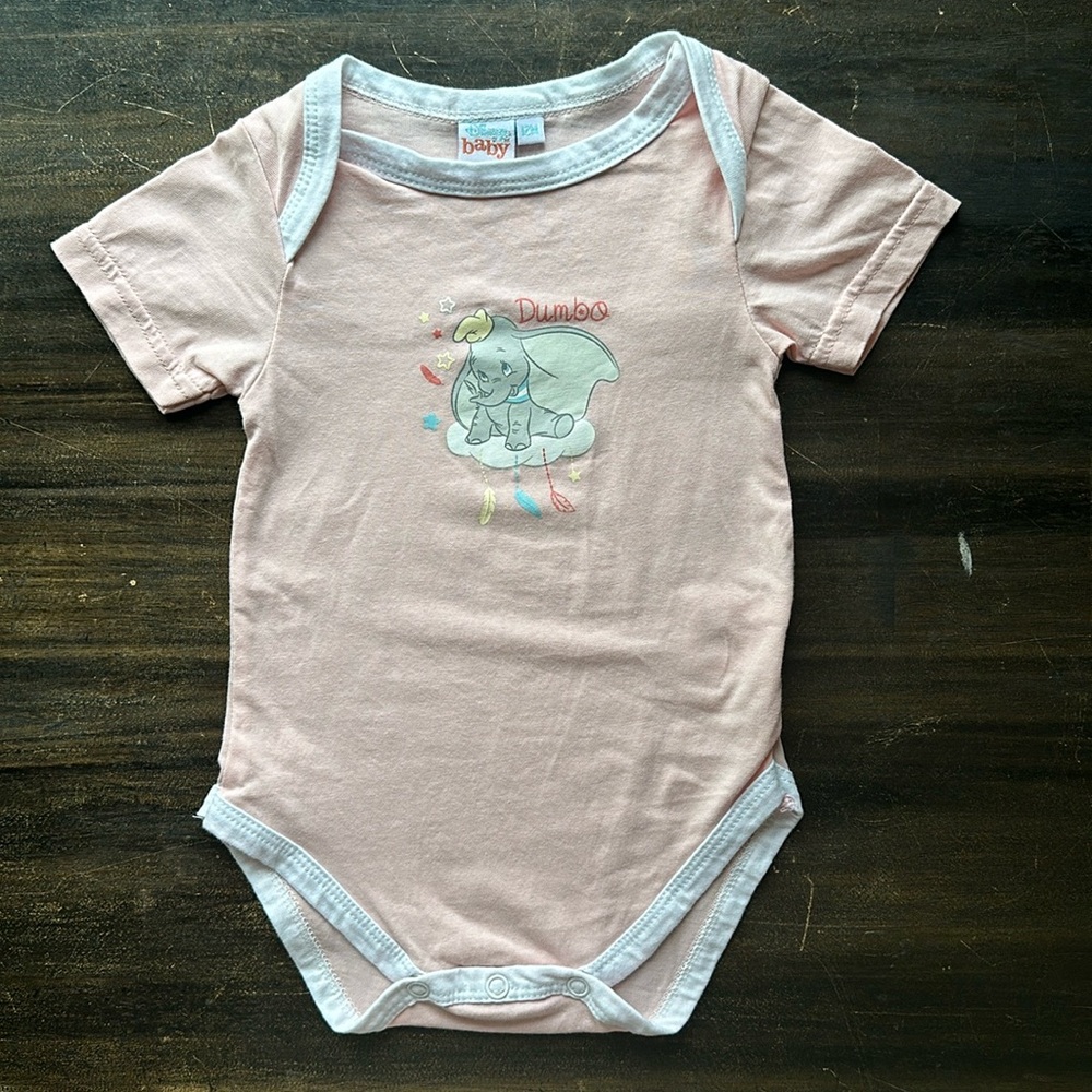 🎈3 for $10🎈NWOT Disney Baby Dumbo Short Sleeve Light Pink Bodysuit, 12 months